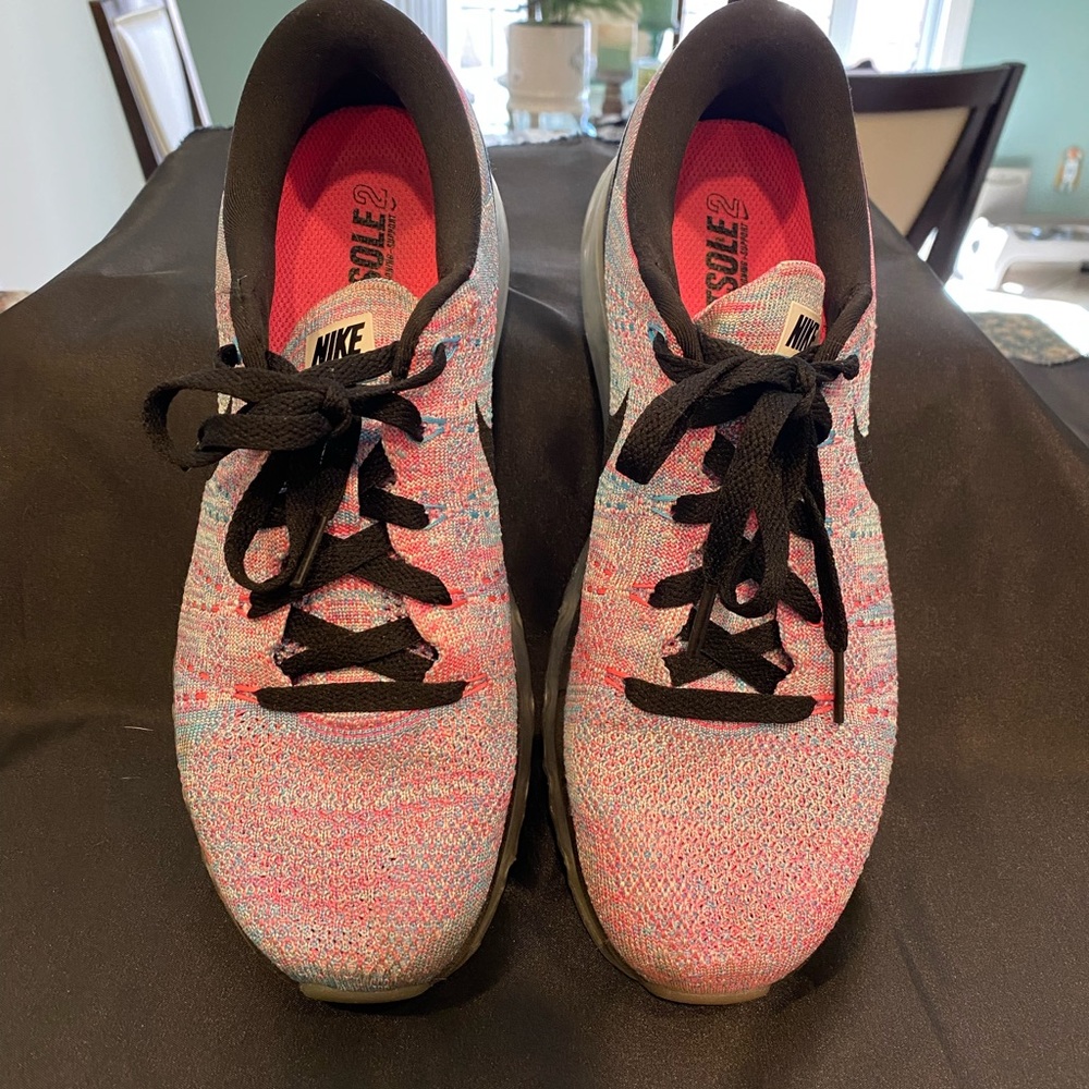 Nike Flyknit Max